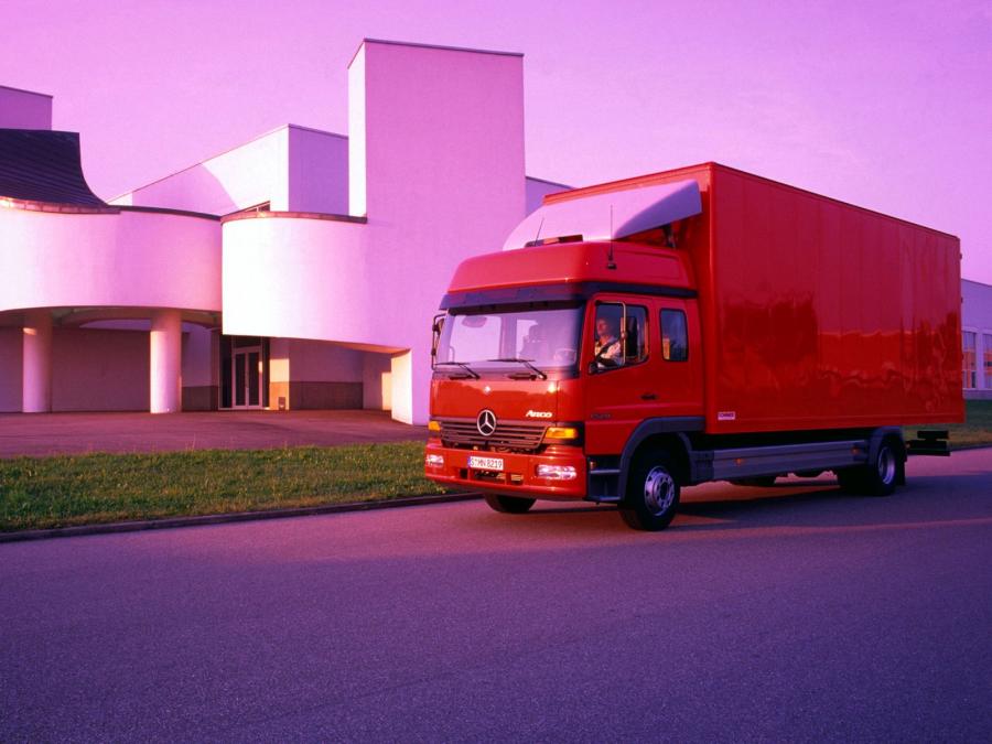  Mercedes-Benz Atego 1528 1998 года  (фото 4 из 6)